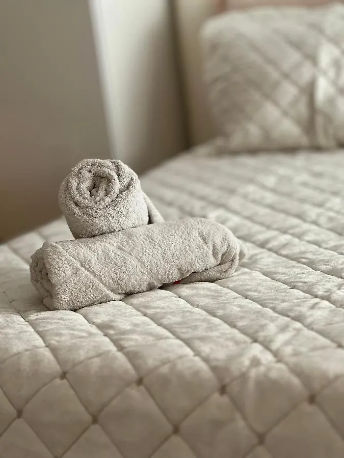 Sindi'S Daily Apartment Дуррес